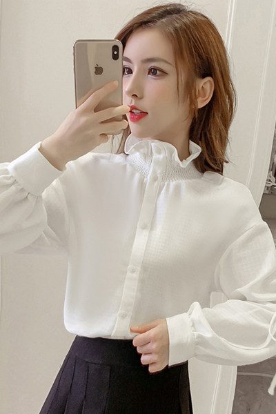 Stilīgs sieviešu krekls ar augstu apkakli un pogām