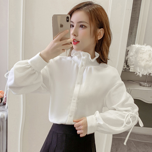 Stilīgs sieviešu krekls ar augstu apkakli un pogām