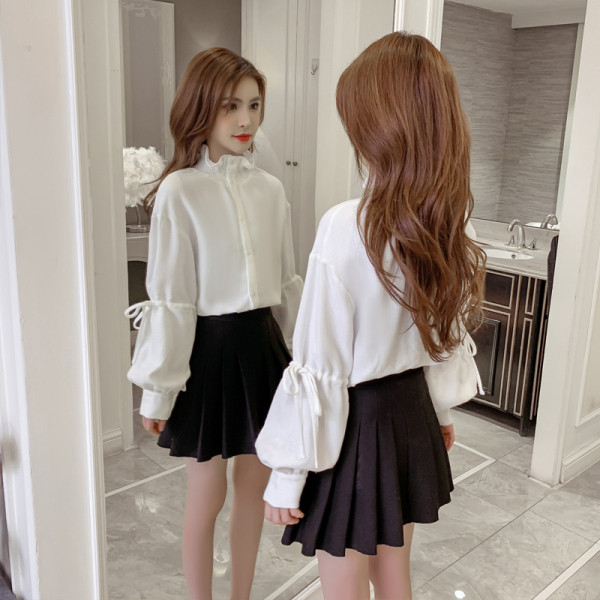 Stilīgs sieviešu krekls ar augstu apkakli un pogām