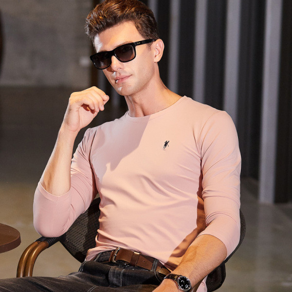 Laisva vyriška palaidinė ilgomis rankovėmis ir siuvinėjimais