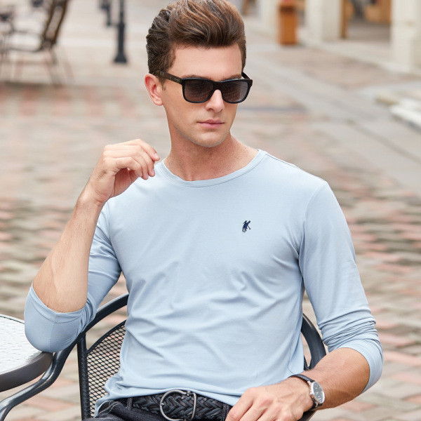 Laisva vyriška palaidinė ilgomis rankovėmis ir siuvinėjimais