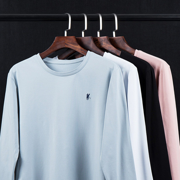 Laisva vyriška palaidinė ilgomis rankovėmis ir siuvinėjimais