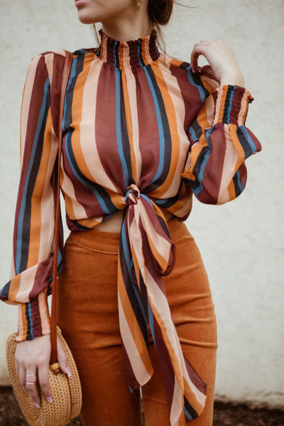 Modernūs moteriški marškiniai aukšta apykakle ir ilgomis rankovėmis