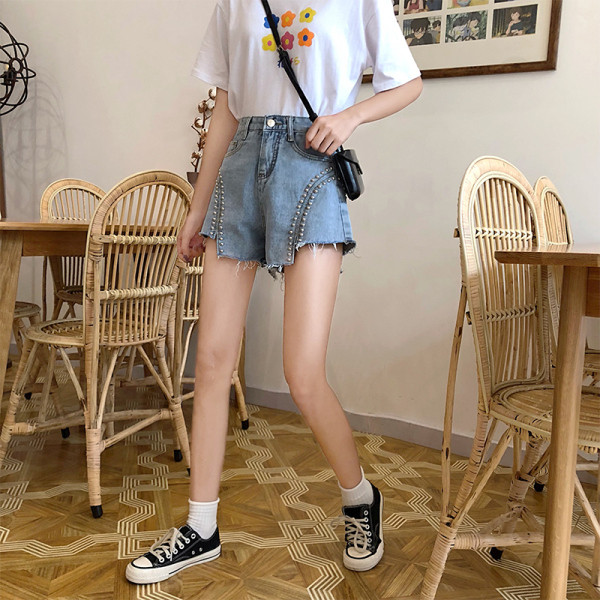 Uue mudeli laia piha ja metallist aasadega lühikesed teksad