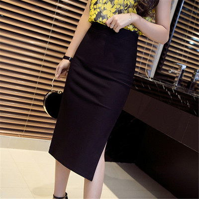 Elegáns női szoknya hasítékkal, magas derékkal