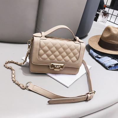 Alkalmi bőr kézitáska fém lánccal