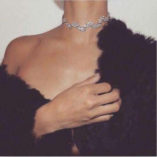 Õrn naiste hõbedane kividega choker