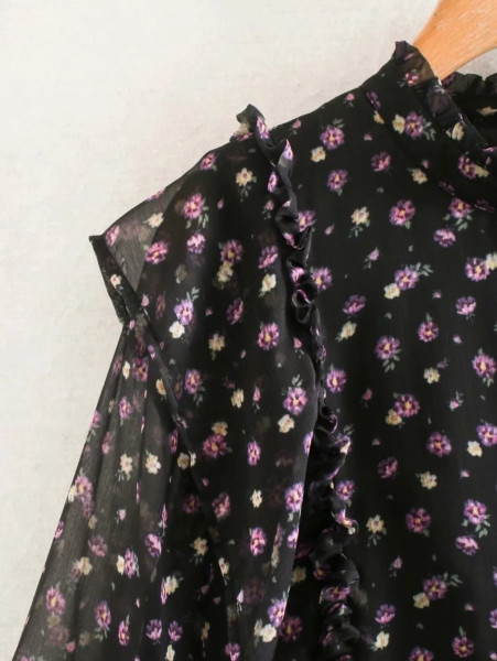 Ежедневна дамска рокля с флорален десен - разкроен модел