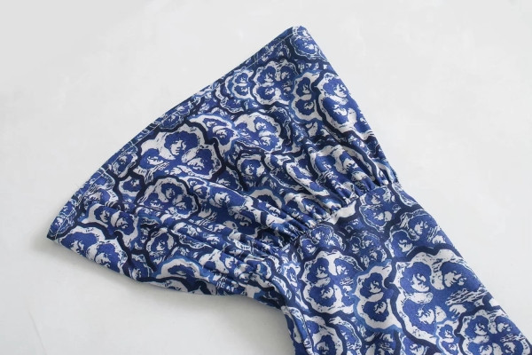 Izgriezta modeļa ikdienas sieviešu kleita ar 3/4 lotosa piedurknēm