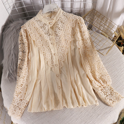 Cămașă elegantă de damă cu decolteu oval, mâneci lungi și dantelă