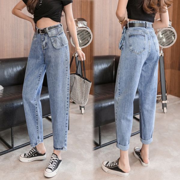 Alkalmi női farmer övvel, magas derékkal