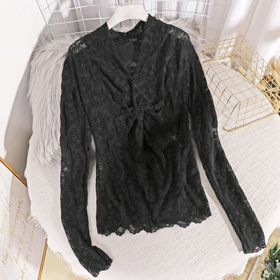 Permatoma moteriška palaidinė ilgomis rankovėmis ir V formos iškirpte