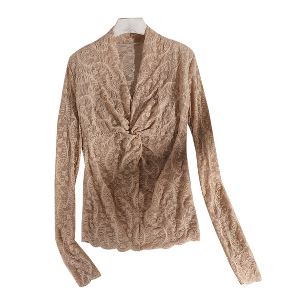 Permatoma moteriška palaidinė ilgomis rankovėmis ir V formos iškirpte