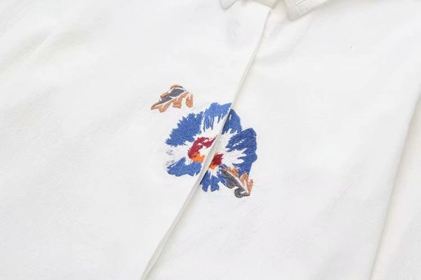 Modern széles női ing klasszikus gallérral és hosszú ujjal