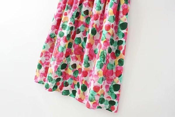 Ежедневна дамска цветна рокля с къс ръкав и овално деколте 