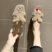 Модерни дамски чехли с равна подметка и елемент перли