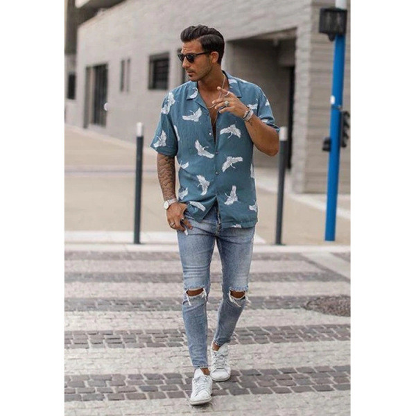 Vīriešu krekls ar pogām un īsām piedurknēm zilā krāsā