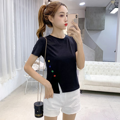 Ikdienas sieviešu t-krekls ar krāsainām pogām un apaļu kakla izgriezumu