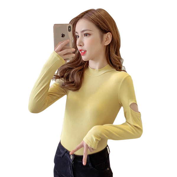 Laisva moteriška palaidinė pusiau aukšta apykakle ir ilgomis rankovėmis