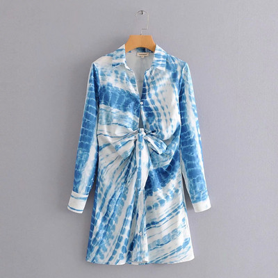 Laisvalaikio moteriška suknelė klasikine apykakle ir ilgomis rankovėmis