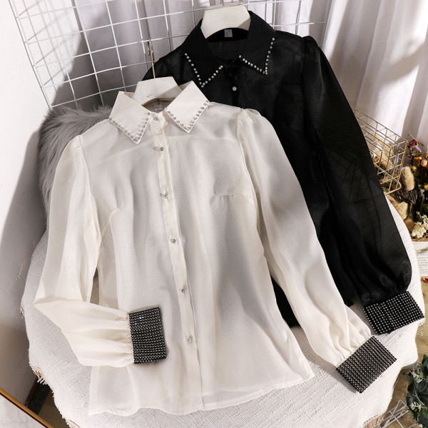 Moderna ženska košulja s klasičnom kragnom, dugim rukavima i kamenčićima