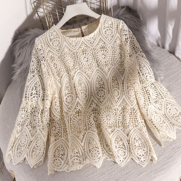 Stiilne pitsist naiste pluus lai mudel ovaalse kaelusega ja pikkade varrukatega