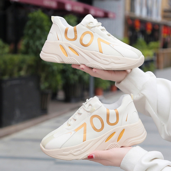 Női tavaszi tornacipő magas talppal