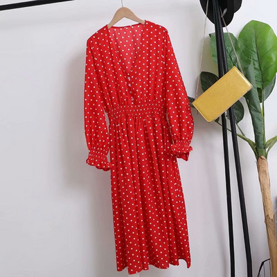 Lezser női pöttyös ruha hosszú ujjal és mély nyakkivágással