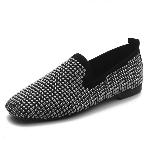 Női alkalmi mokaszin kövekkel díszített lapos talppal