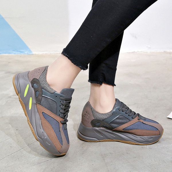 Stilīgas sieviešu kedas ar augstām krāsainām zolēm