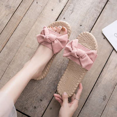 Sieviešu ikdienas čības ar plakanu zoli ar lenti no eko zamšādas