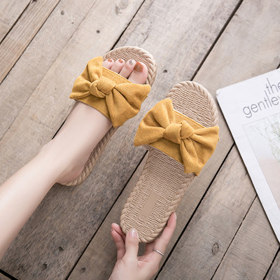 Sieviešu ikdienas čības ar plakanu zoli ar lenti no eko zamšādas