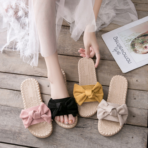 Sieviešu ikdienas čības ar plakanu zoli ar lenti no eko zamšādas