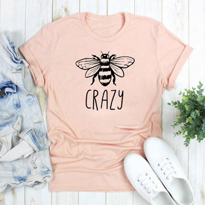 Sieviešu t-krekls ar aplikāciju un īsām piedurknēm