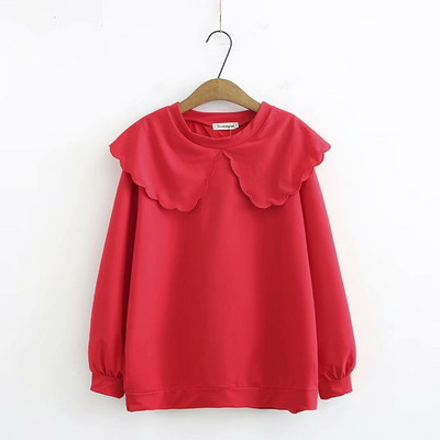 Moderna sieviešu blūze ar garām piedurknēm un ovālu kakla izgriezumu