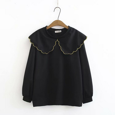 Moderna sieviešu blūze ar garām piedurknēm un ovālu kakla izgriezumu