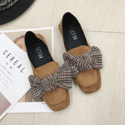 Moteriški modernūs batai su kaspinu