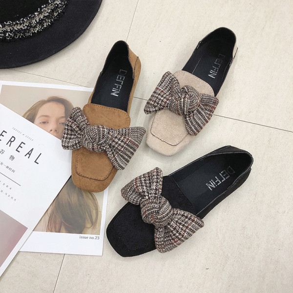 Moteriški modernūs batai su kaspinu