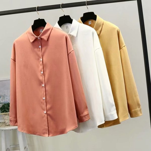 Modern női ing hosszú ujjal és klasszikus gallérral