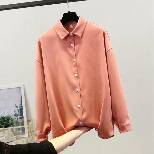 Modern női ing hosszú ujjal és klasszikus gallérral