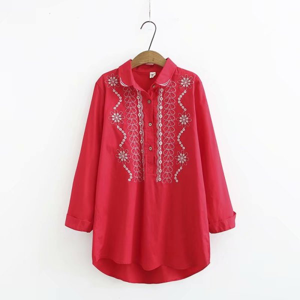 Neformāls sieviešu plats krekls ar garām piedurknēm un izšuvumiem