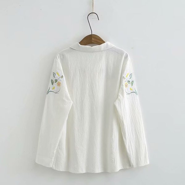 Naiste vabaaja särk pikkade varrukate ja tikanditega