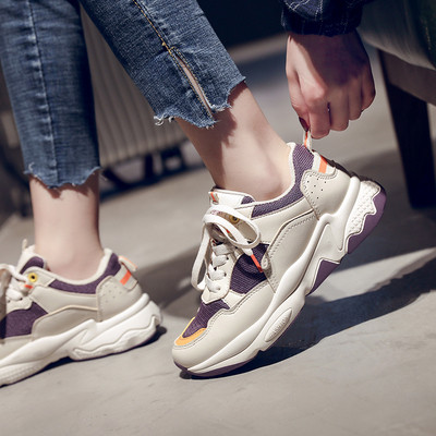 Pavasara sieviešu kedas ar augstām zolēm un šņorēm