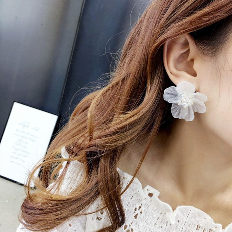 Virág alakú női fülbevaló