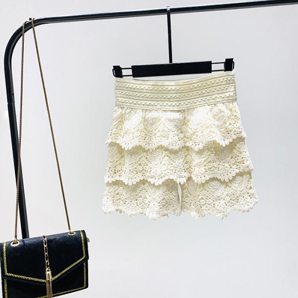 Naiste lühikesed kõrge vöökohaga pitspüksid