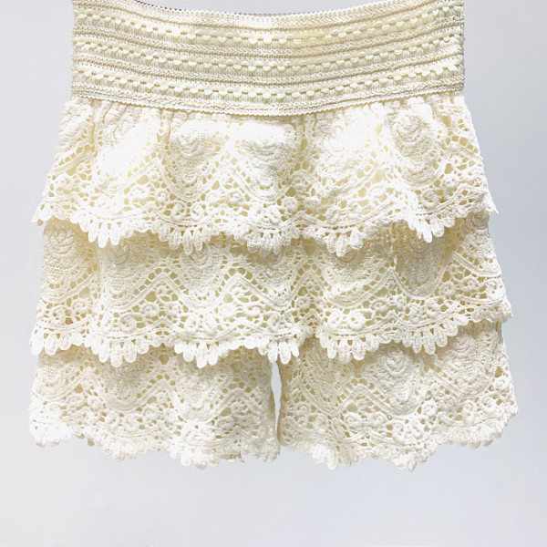 Naiste lühikesed kõrge vöökohaga pitspüksid