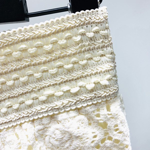 Naiste lühikesed kõrge vöökohaga pitspüksid