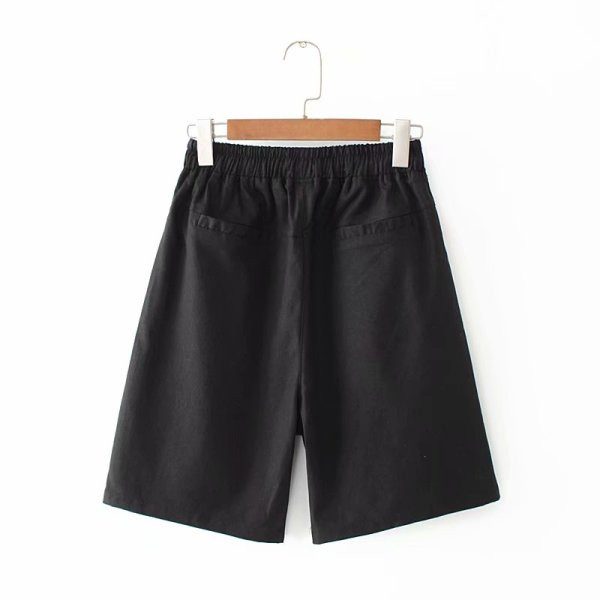 Alkalmi női rövidnadrág magas derékkal és hímzéssel