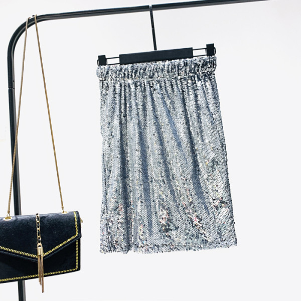 Naujo modelio moteriškas trumpas sijonas su blizgučiais