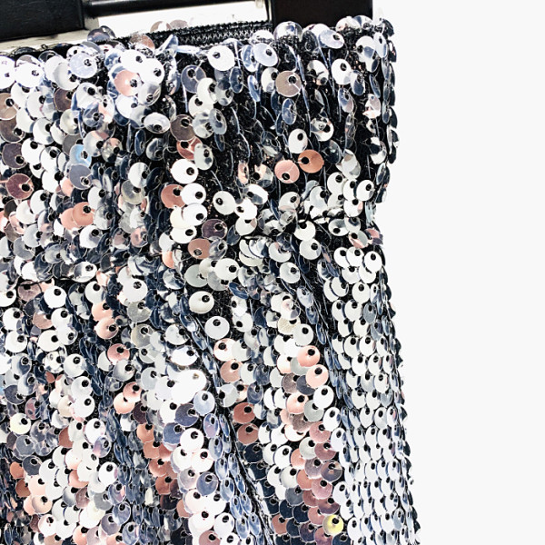 Naujo modelio moteriškas trumpas sijonas su blizgučiais